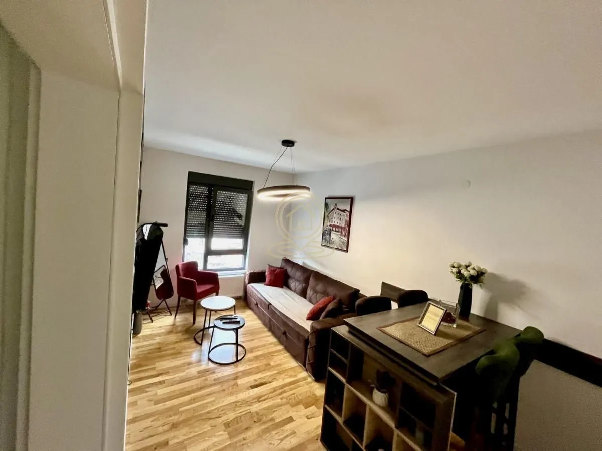 Izdavanje, trosoban stan, 90m², Medijana, Niš