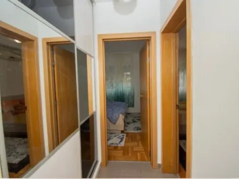 Rent, three bedroom apartment, 80m², Dalmatinska ulica, Podgorica - image 8