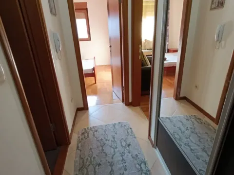 Rent, one bedroom apartment, 44m², Stari Aerodrom, Podgorica - image 16