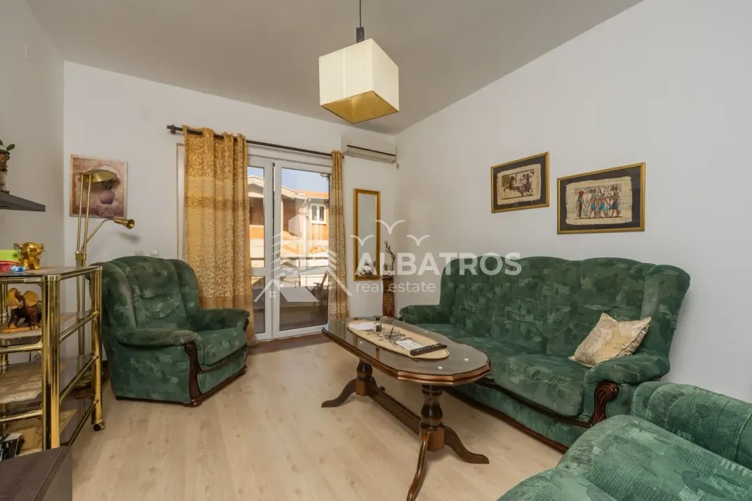Rent, one bedroom apartment, 64m², Bar, Crna Gora
