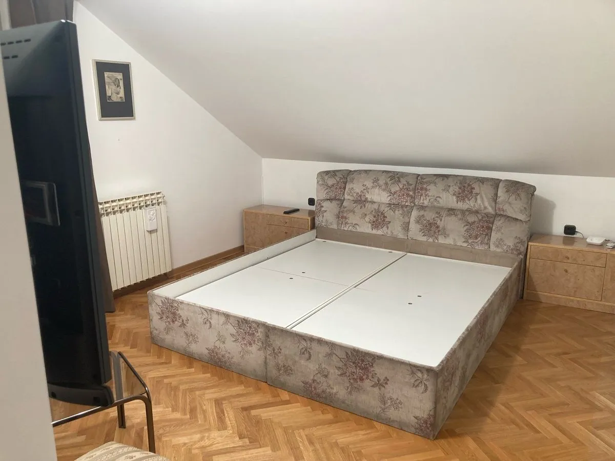 Izdavanje, kuća, 300m², Vračar Sve Podlokacije, Beograd