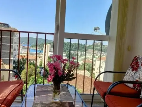Sale, one bedroom apartment, 55m², Bečići, Budva - image 1