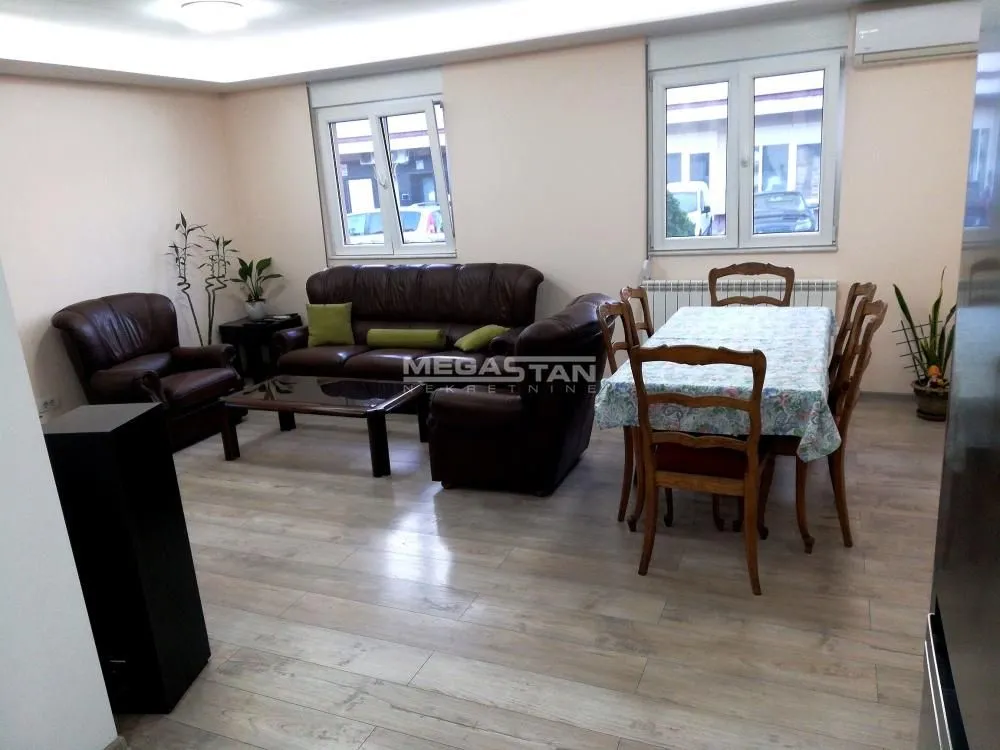 Prodaja, kuća, 272m², Zemun Gornji Grad, Zemun Sve Podlokacije