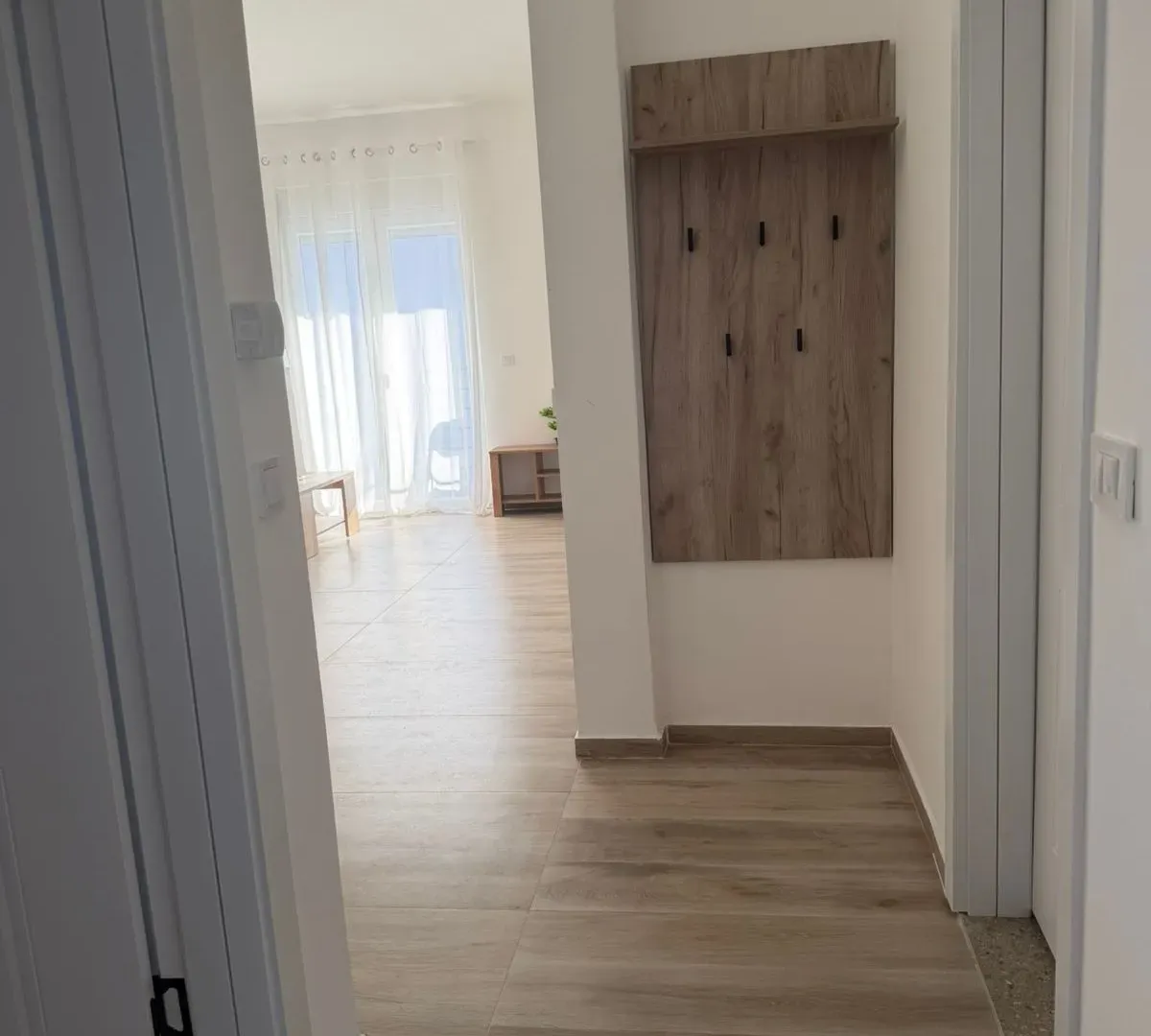 Izdavanje, jednosoban stan, 37m², Bonići, Tivat