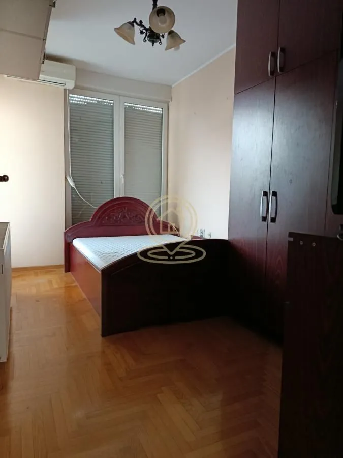 Izdavanje, trosoban stan, 73m², Centar, Novi Sad