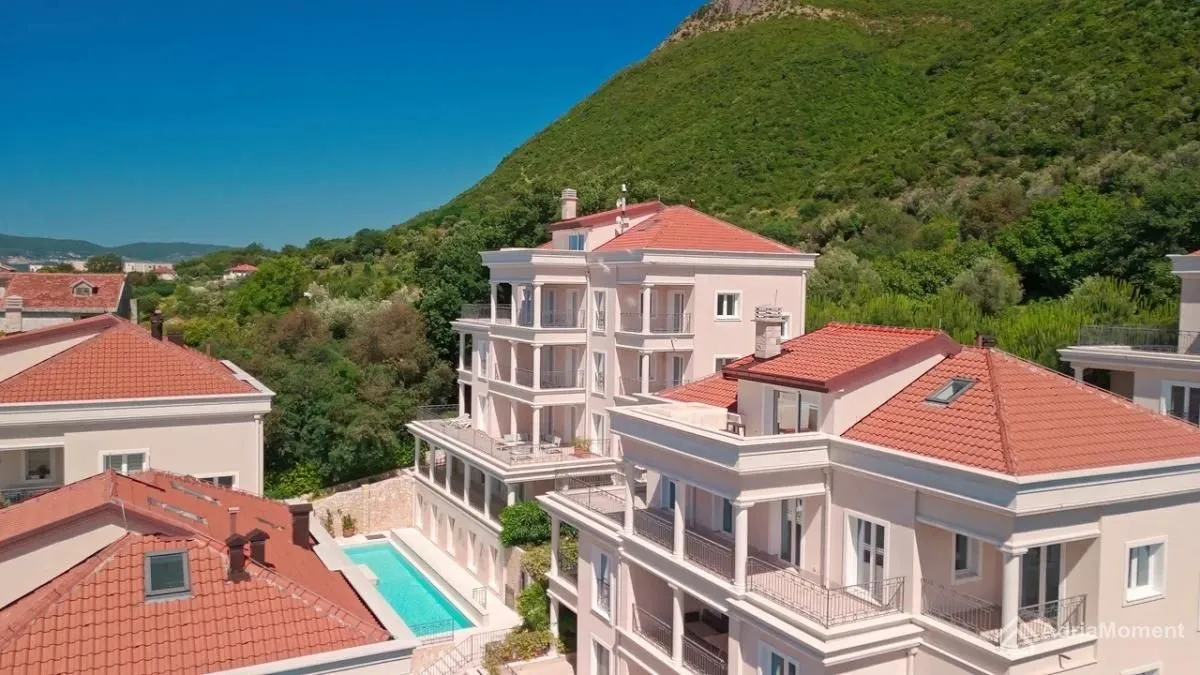 Prodaja, dvosoban stan, 158m², Herceg Novi, Crna Gora