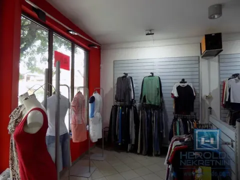 Izdavanje, poslovni prostor, 111m², Centar, Ćuprija - image 3