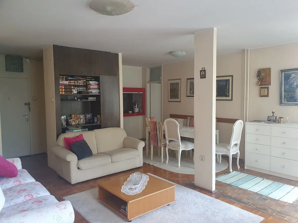 Prodaja, trosoban stan, 77m², Banjica, Voždovac Sve Podlokacije