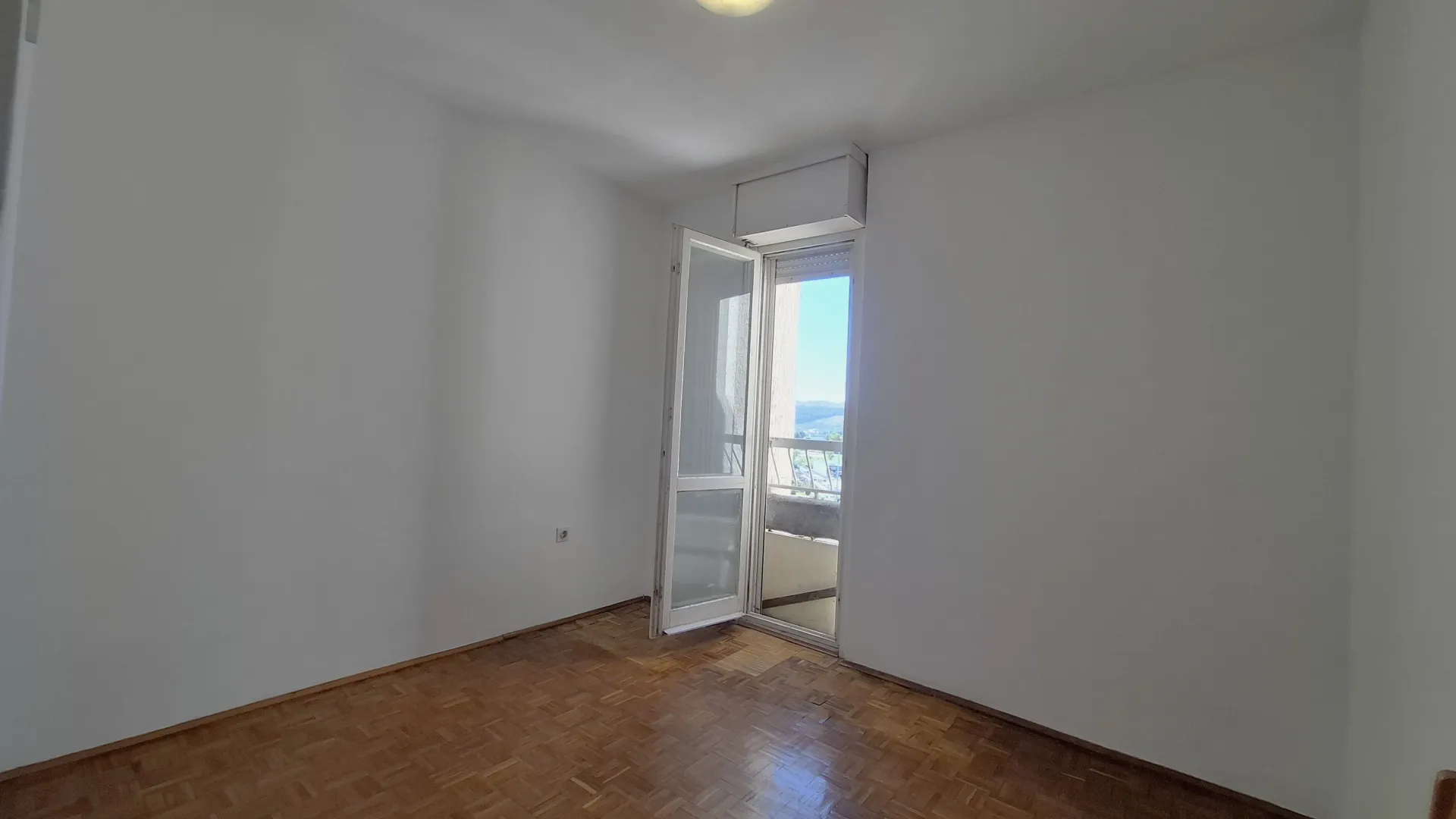 Sale, two bedroom apartment, 66m², Centar, Bar