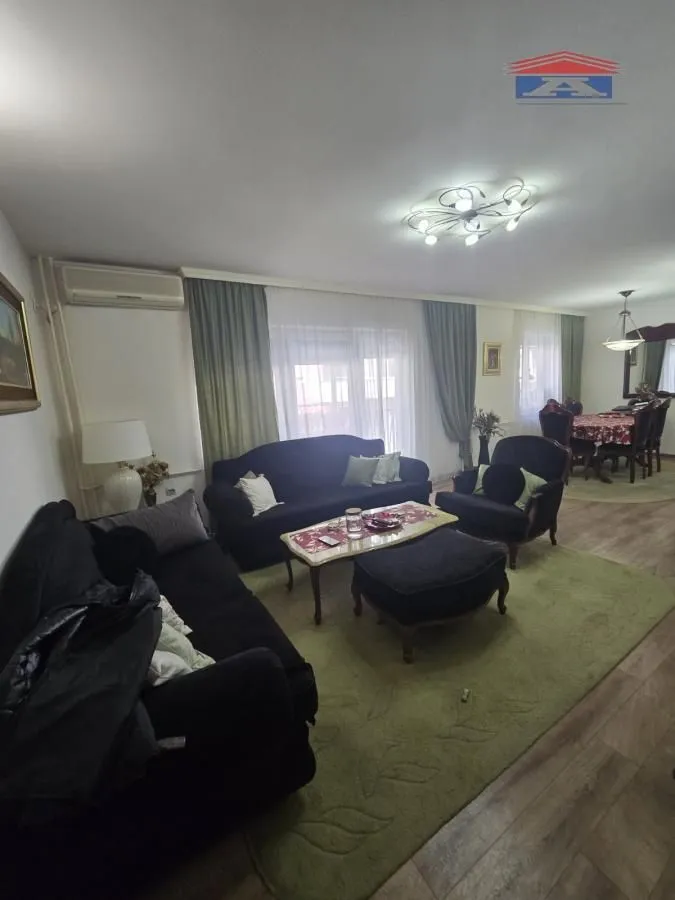 Prodaja, četvorosoban stan, 108m², Grbavica, Novi Sad Sve Podlokacije