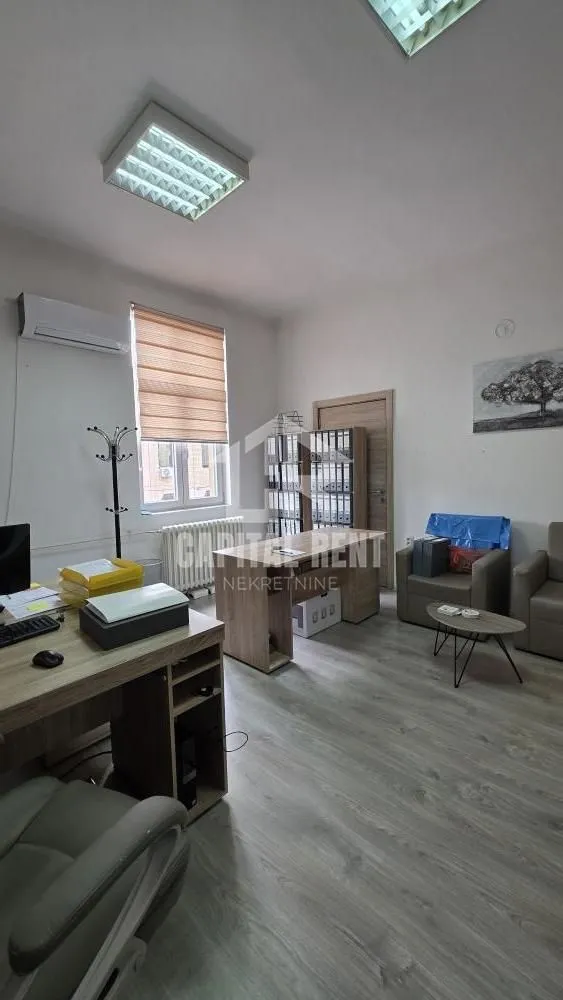 Rent, office space, 20m², Senjak, Beograd
