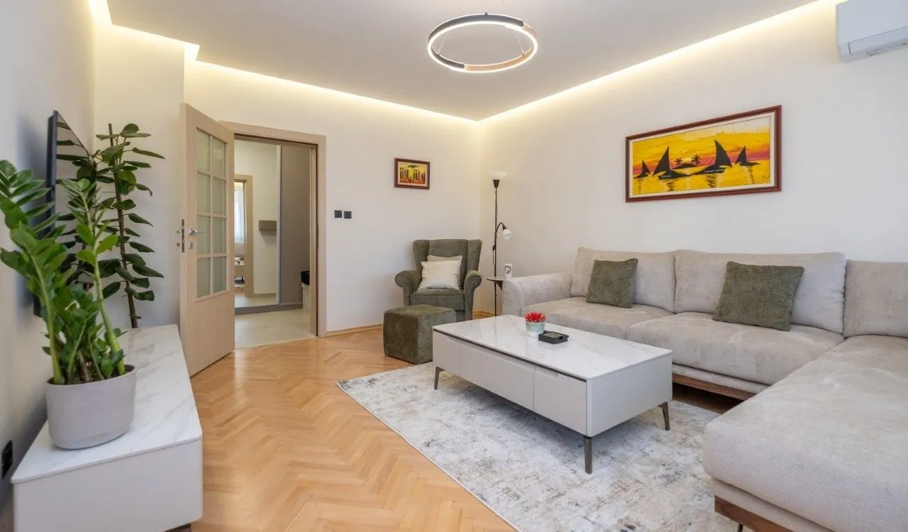 Izdavanje, trosoban stan, 101m², Preko Morače, Podgorica