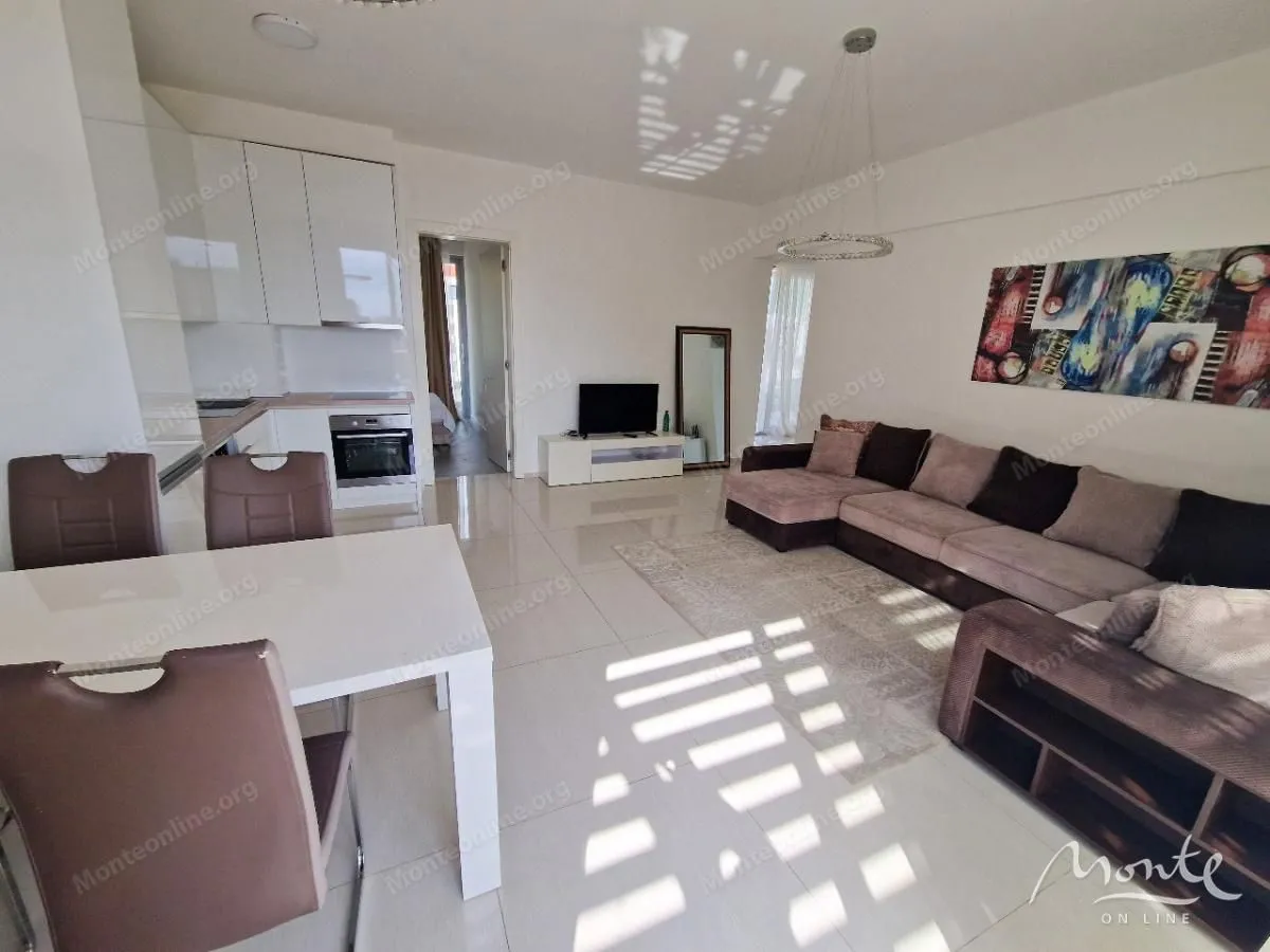 Sale, two bedroom apartment, 65m², Bečići, Budva