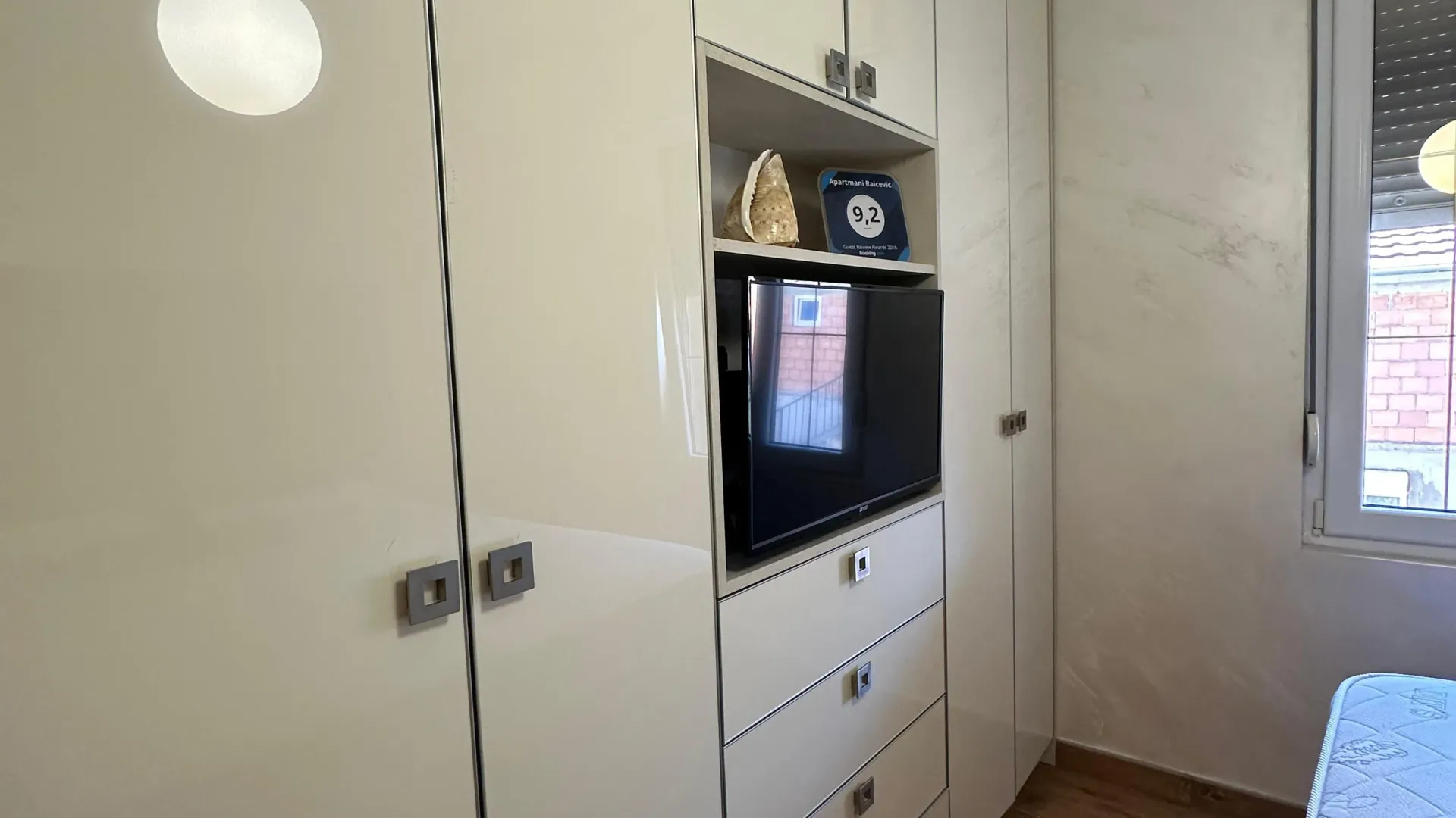 Rent, one bedroom apartment, 63m², Centar, Tivat