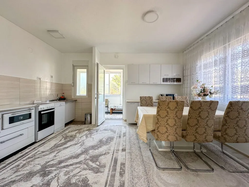 Izdavanje, kuća, 104m², Tološi, Podgorica