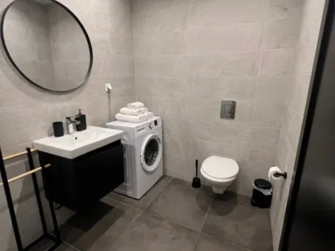 Izdavanje, jednosoban stan, 60m², Soho City, Bar - image 11