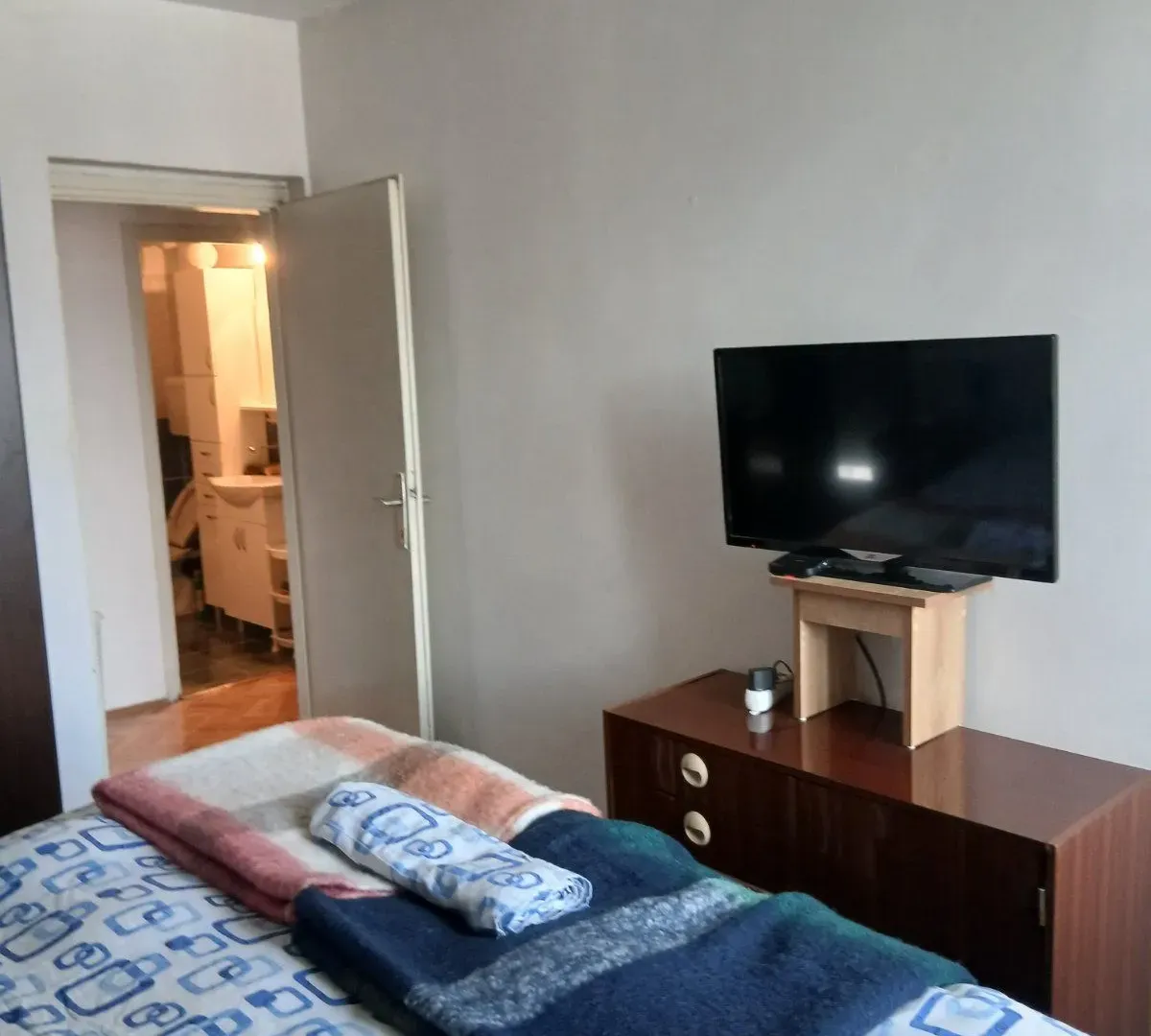Prodaja, dvosoban stan, 77m², Preko Morače, Podgorica
