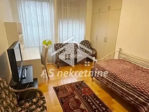 Izdavanje, četvorosoban stan, 117m², Kalenić Pijaca, Vračar Sve Podlokacije - image 12