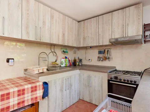 Izdavanje, kuća, 120m², Dobrota, Kotor - image 6