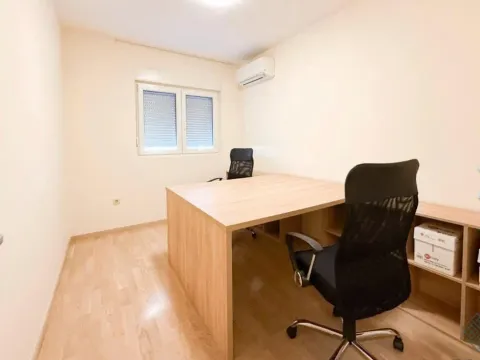 Prodaja, dvosoban stan, 68m², City Kvart, Podgorica - image 9