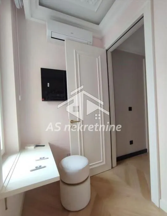 Prodaja, četvorosoban stan, 100m², Vračar Sve Podlokacije, Beograd
