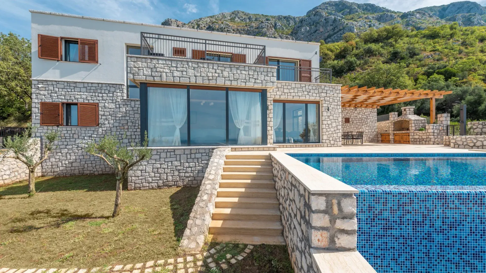 Sale, house, 256m², Drobni pijesak, Budva