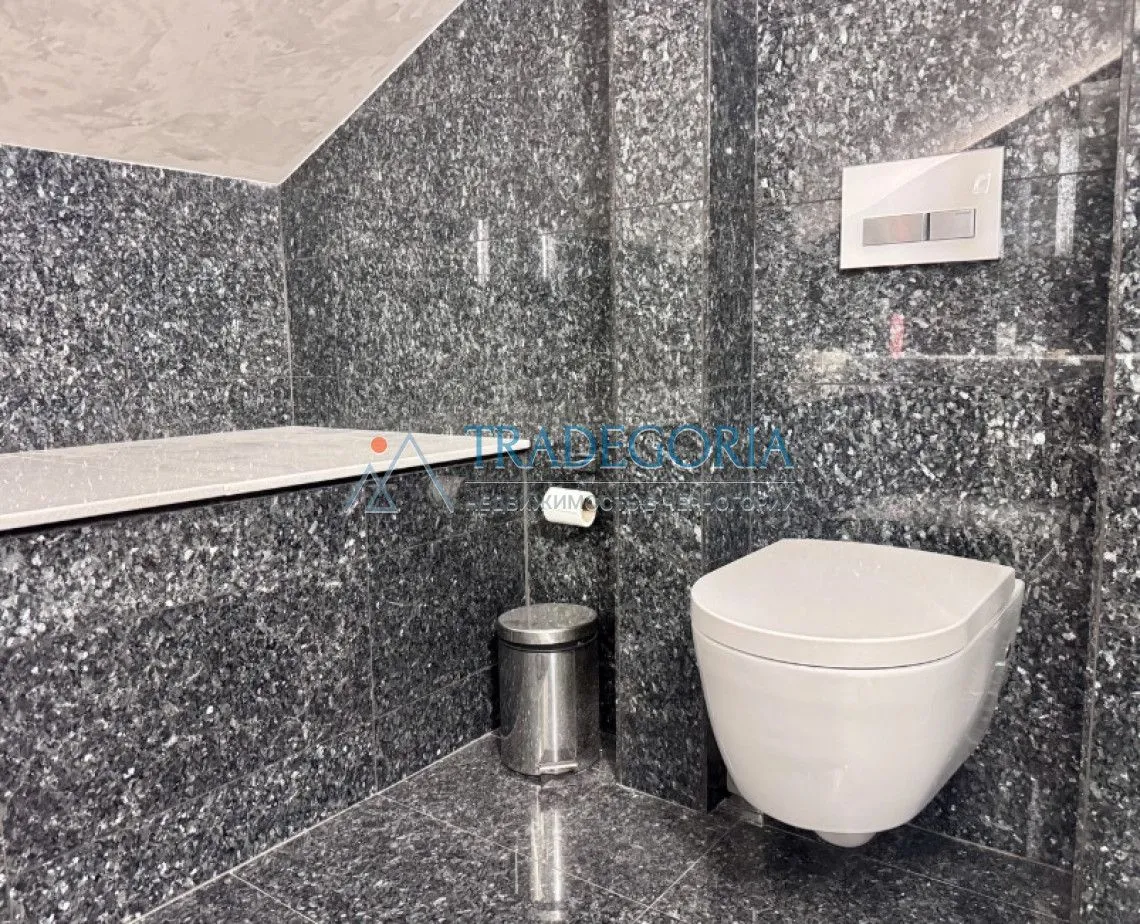 Prodaja, dvosoban stan, 129m², Dobrota, Kotor