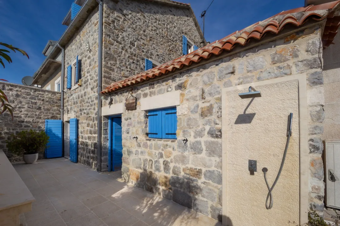 Rent, house, 125m², Opatovo, Tivat