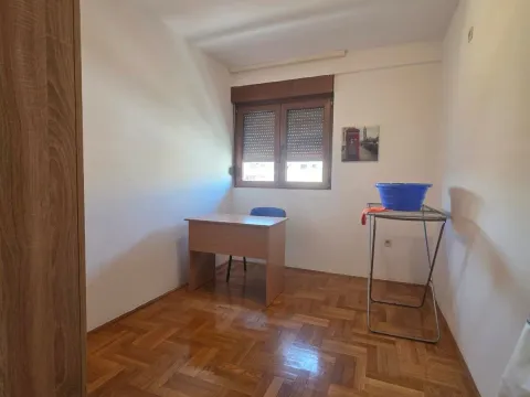 Izdavanje, trosoban stan, 71m², Stari Aerodrom, Podgorica - image 5