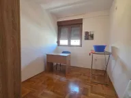 Izdavanje, trosoban stan, 71m², Stari Aerodrom, Podgorica - image 5