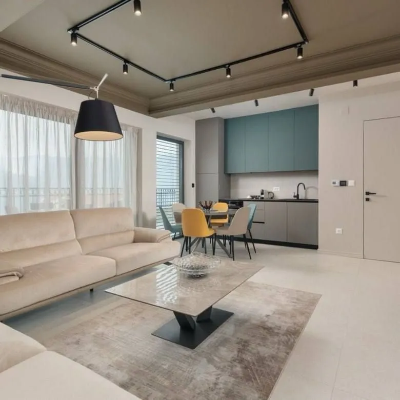 Prodaja, trosoban stan, 104m², Dobrota, Kotor