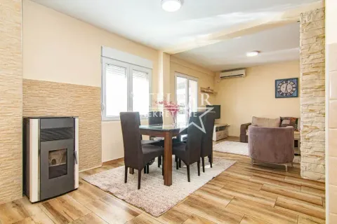 Rent, house, 70m², Tološi, Podgorica - image 3