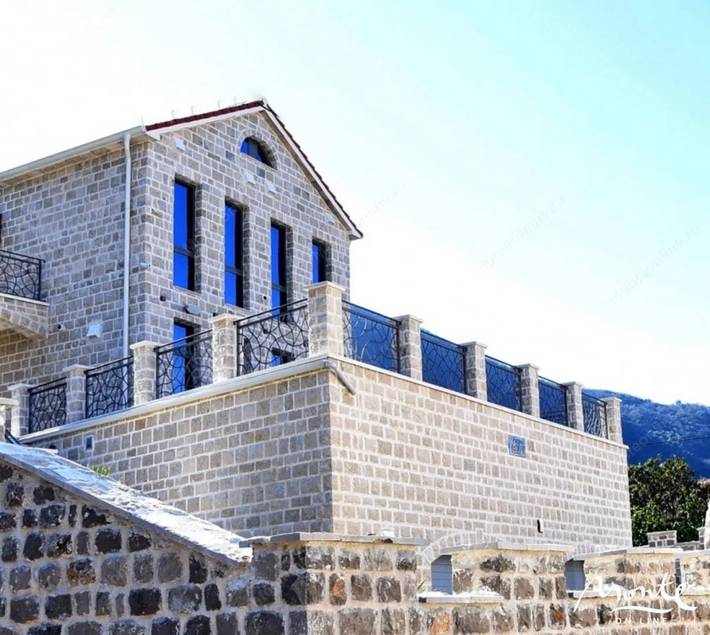 Sale, house, 382m², Stoliv, Kotor