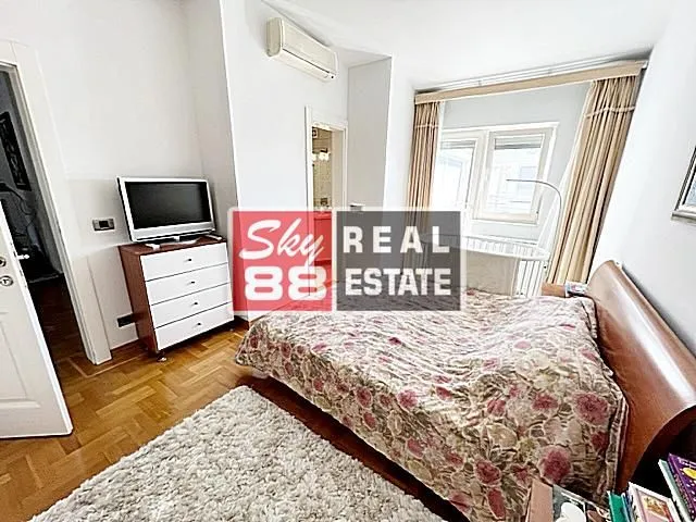Prodaja, četvorosoban stan, 182m², Kalenić Pijaca, Vračar Sve Podlokacije