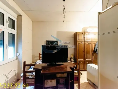 Sale, two bedroom apartment, 72m², Kalenić Pijaca, Vračar Sve Podlokacije - image 4