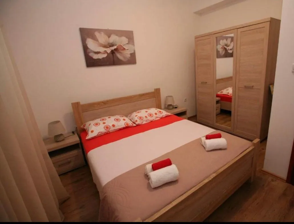 Izdavanje, jednosoban stan, 40m², Kavač, Kotor