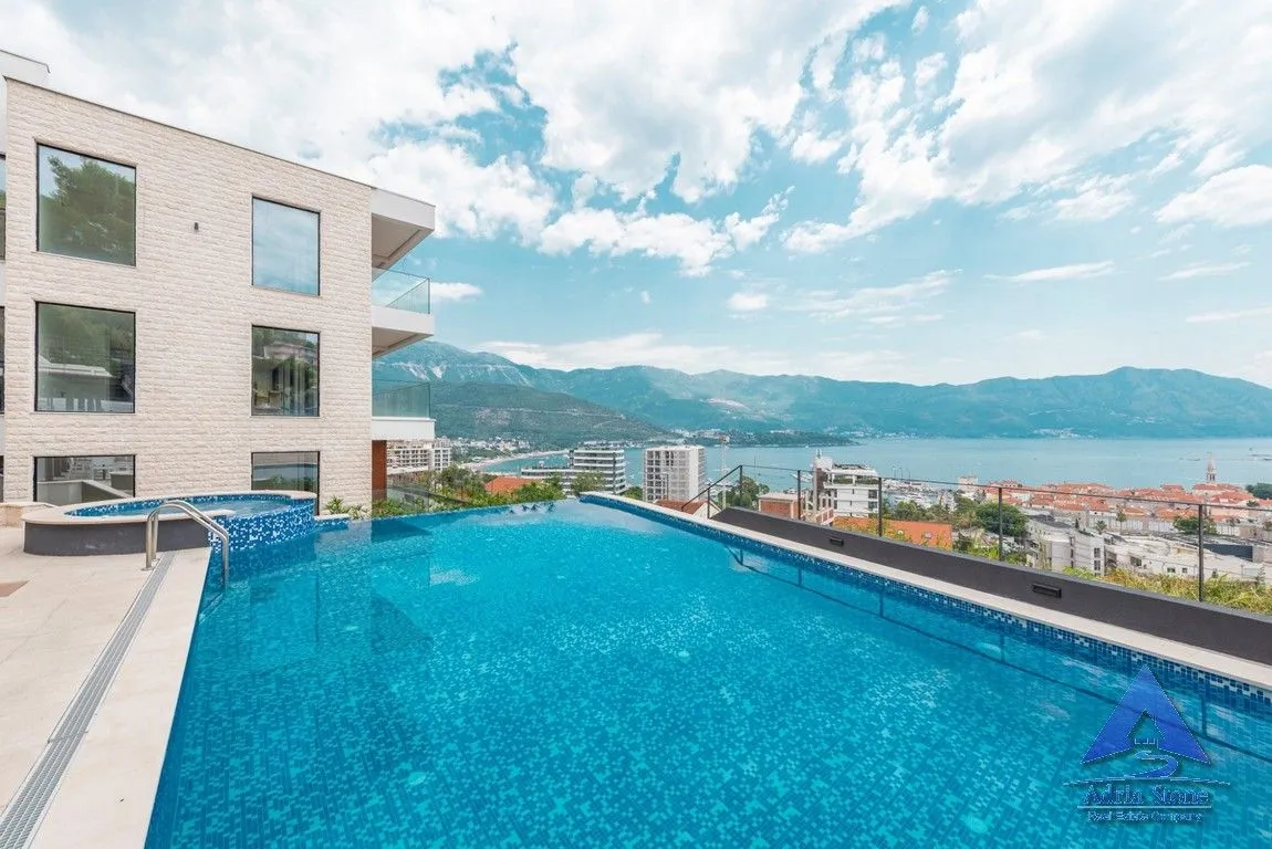 Prodaja, trosoban stan, 125m², Centar, Budva