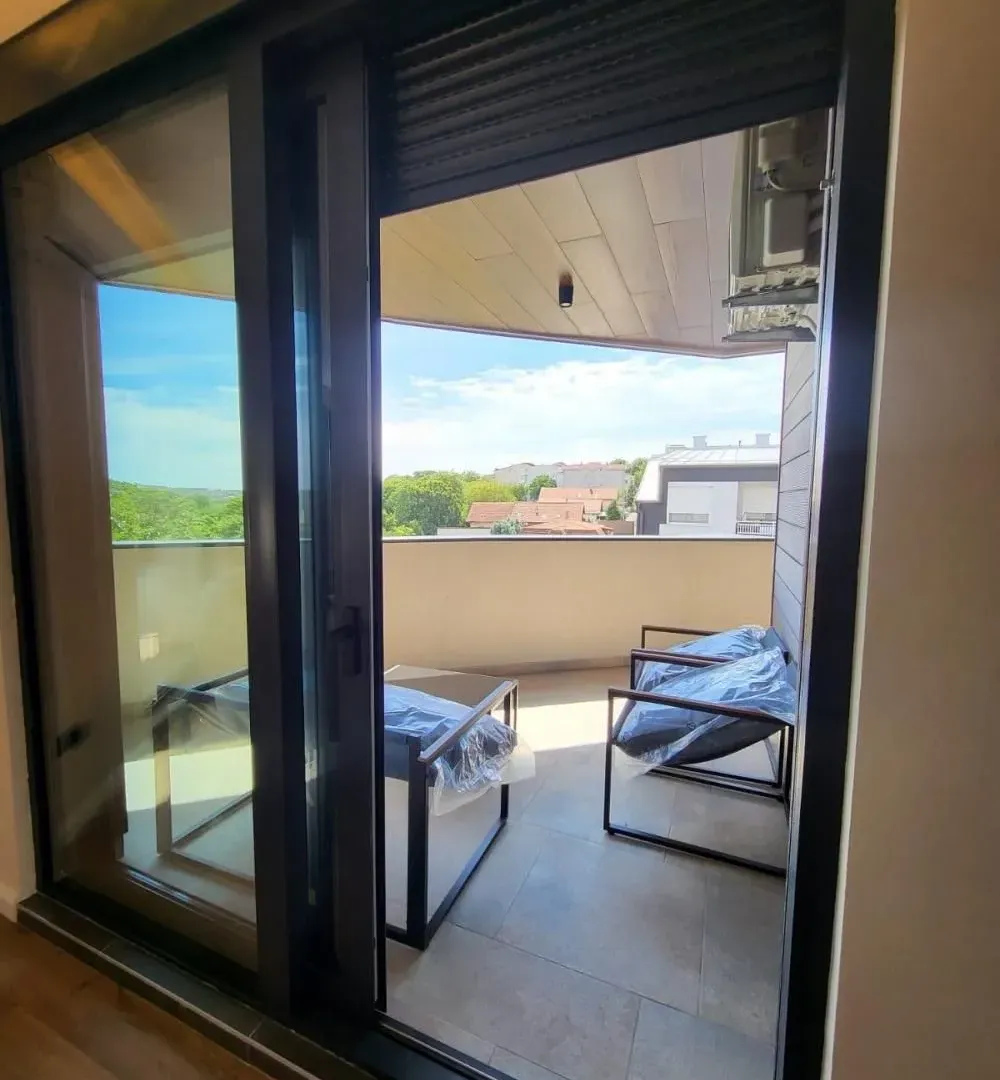 Izdavanje, trosoban stan, 82m², Olimp, Zvezdara Sve Podlokacije