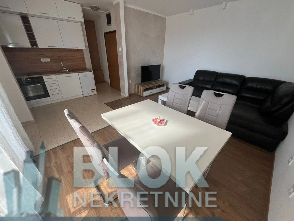 Izdavanje, jednosoban stan, 42m², Blok 6, Podgorica