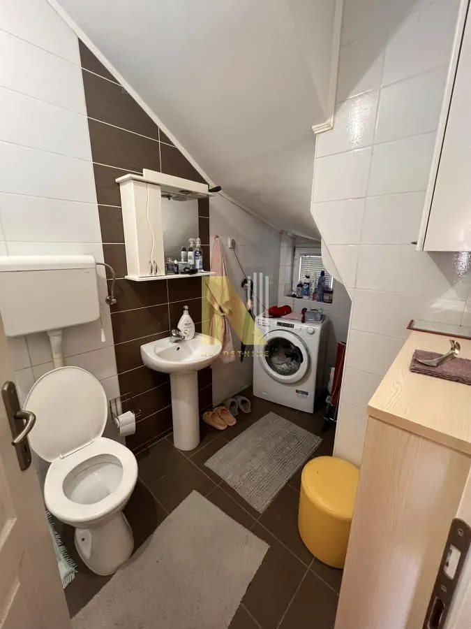 Prodaja, četvorosoban stan, 121m², Sajmište, Novi Sad