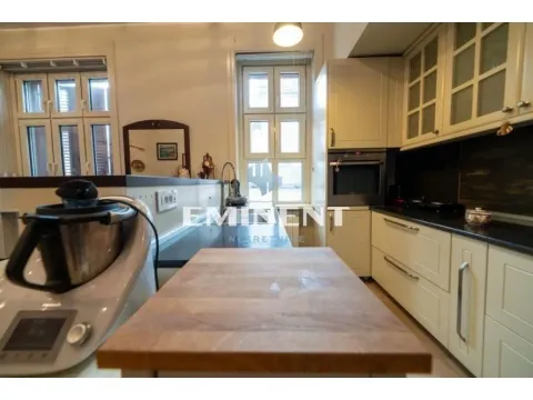 Prodaja, kuća, 304m², Zemun Centar, Zemun Sve Podlokacije - image 3