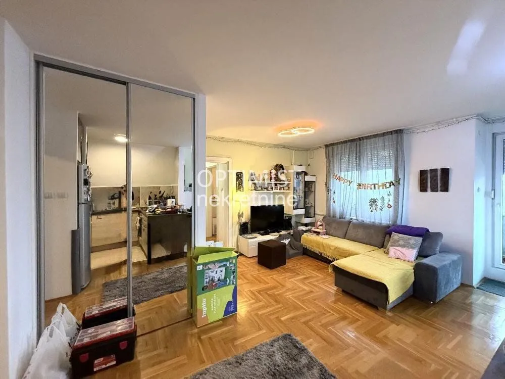 Prodaja, četvorosoban stan, 98m², Voždovac Sve Podlokacije, Beograd