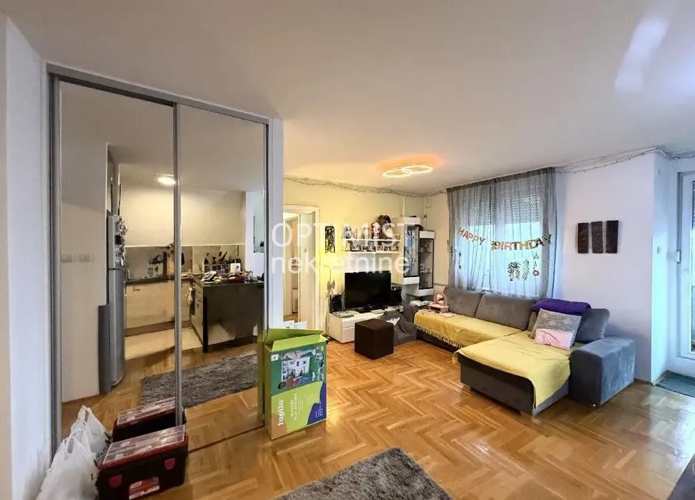 Prodaja, četvorosoban stan, 98m², Voždovac Sve Podlokacije, Beograd