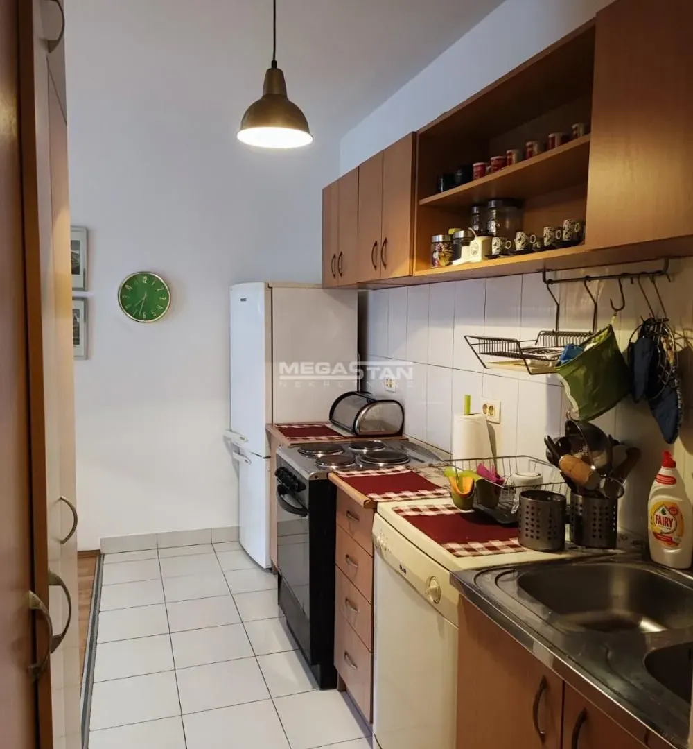 Izdavanje, dvosoban stan, 50m², Zvezdara Sve Podlokacije, Beograd