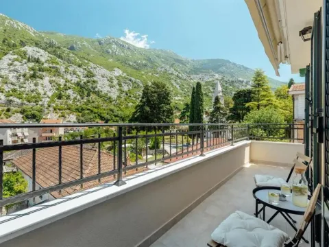 Izdavanje, jednosoban stan, 50m², Kotor, Crna Gora - image 4