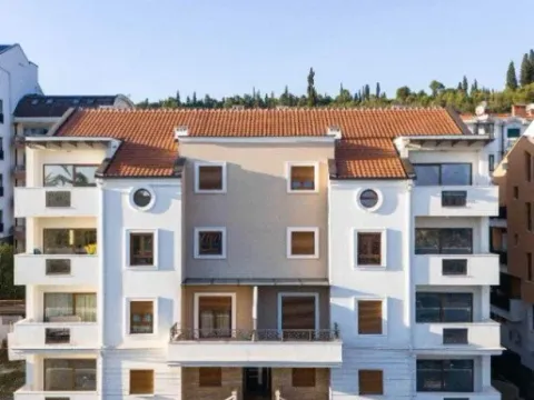 Prodaja, trosoban stan, 142m², Gorica C, Podgorica