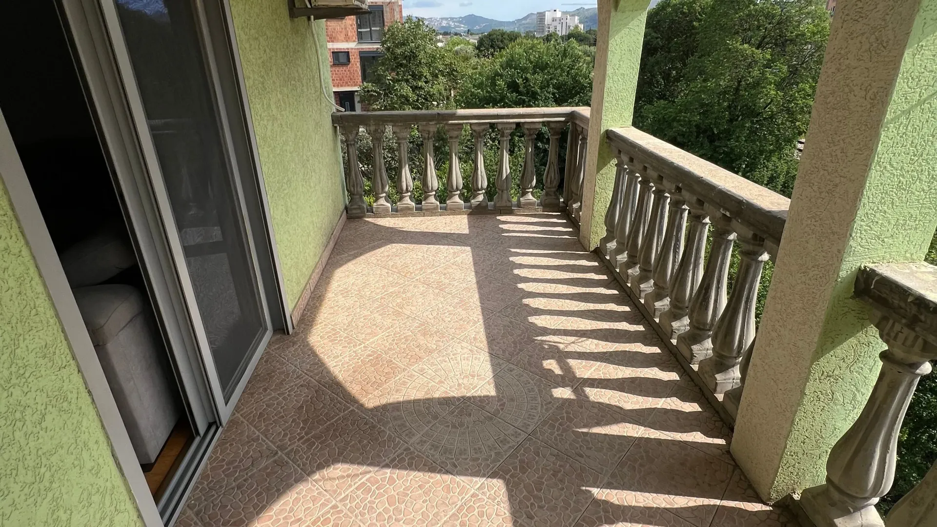 Izdavanje, dvosoban stan, 70m², Bjeliši, Bar