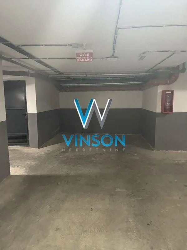 Sale, parking/garage, 16m², Socijalno, Novi Sad Sve Podlokacije