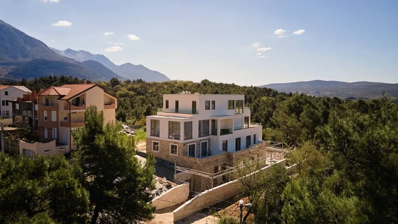 Prodaja, trosoban stan, 113m², Centar, Tivat