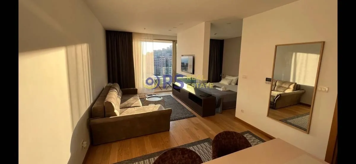 Izdavanje, jednosoban stan, 47m², Budva, Crna Gora